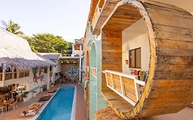 Happiness Hostel Boracay